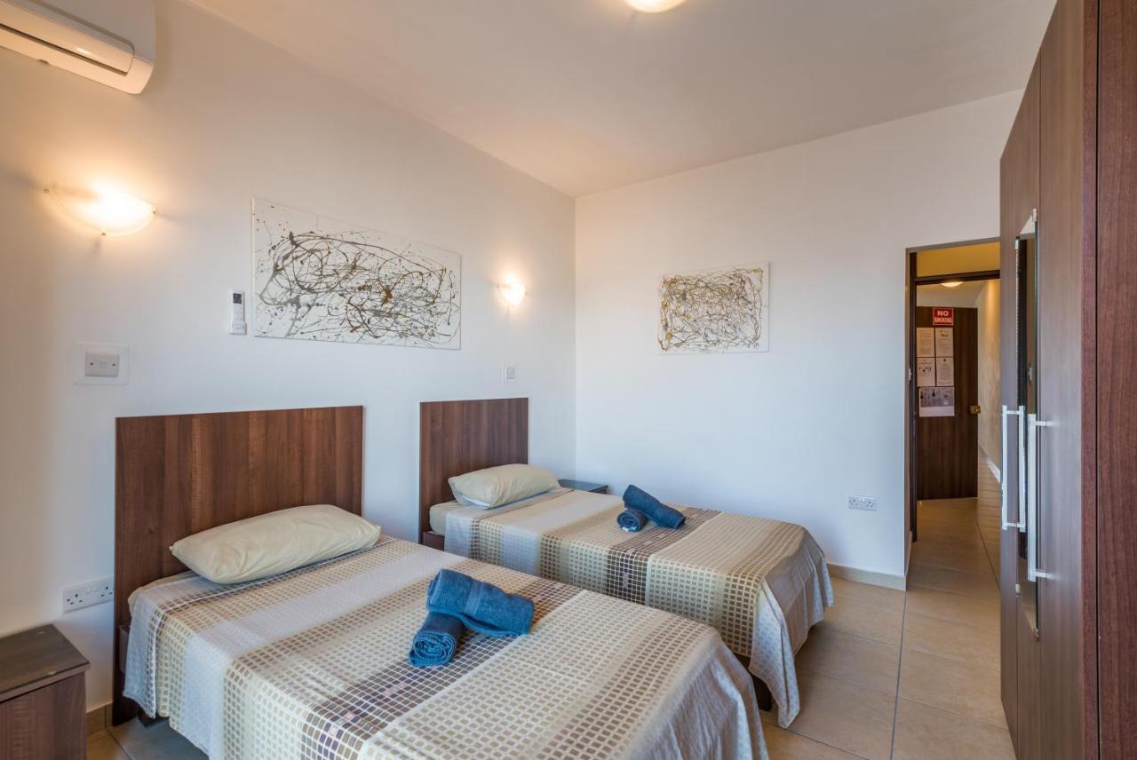 Seashells Apartments With Terrace, Just Off The Seafront In Bugibba - By Getawaysmalta San Pawl il-Baħar Eksteriør bilde
