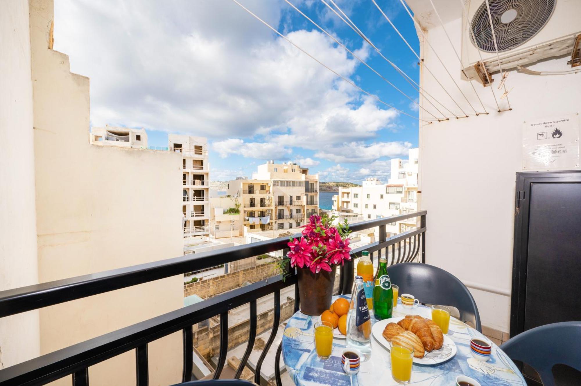 Seashells Apartments With Terrace, Just Off The Seafront In Bugibba - By Getawaysmalta San Pawl il-Baħar Eksteriør bilde