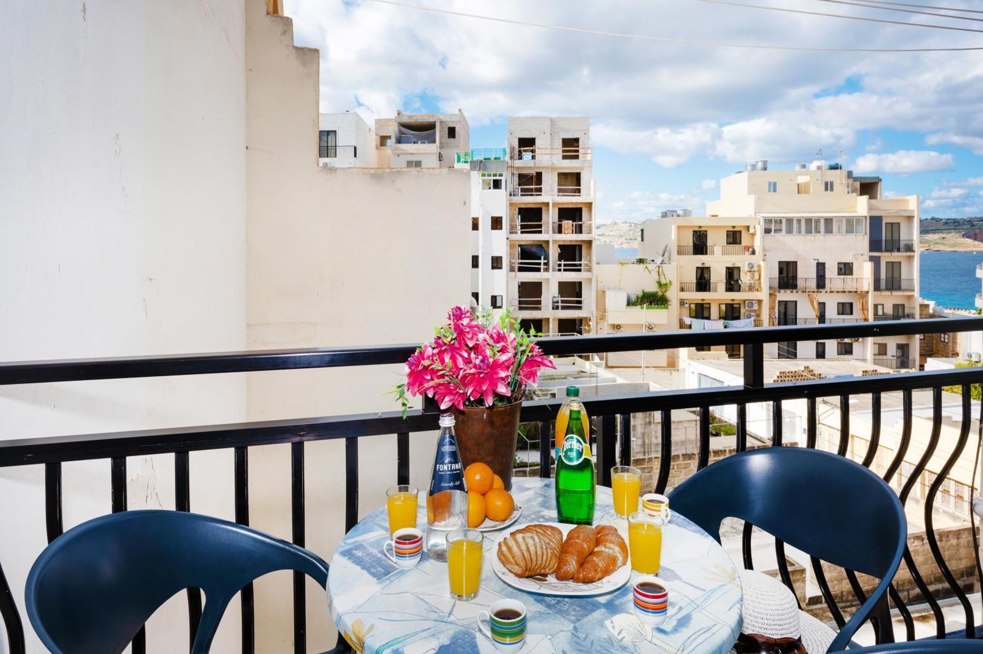Seashells Apartments With Terrace, Just Off The Seafront In Bugibba - By Getawaysmalta San Pawl il-Baħar Eksteriør bilde